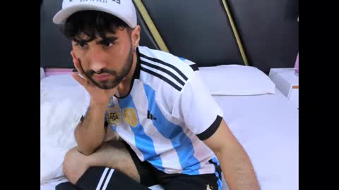 milanzaire online show from November 2025 08:33:02 PM