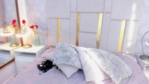 Cami  online show from November 2025 12:48:01 PM