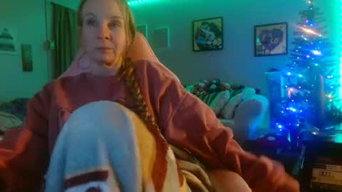 Mila online show from December 2025 06:52:02 AM