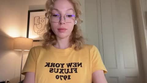 Mila online show from February 2026 05:00:02 PM