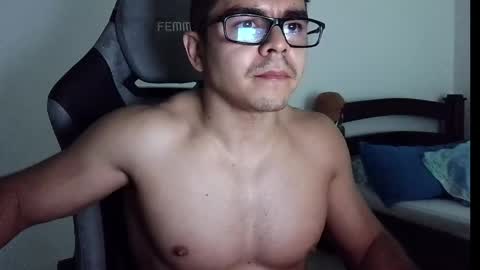 milcaritas3 online show from April 2026 10:56:02 PM