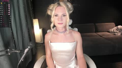 Milena online show from April 2026 02:00:01 AM