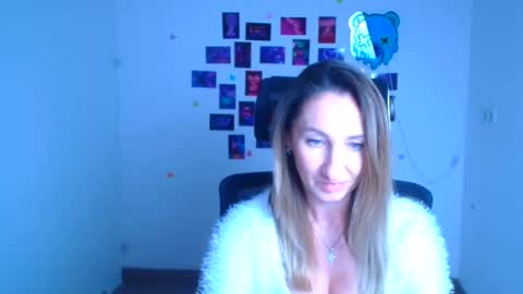 Snapshot of milena_sunny_ chatting on January 2026 12:31:02 PM Milena online show from January 2026 12:31:02 PM