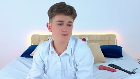 Snapshot of miless_cooper chatting on June 2026 04:11:02 AM Miles online show from June 2026 04:11:02 AM