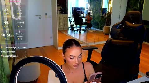 Snapshot of mileysin chatting on May 2026 01:30:02 PM Miley Sin online show from May 2026 01:30:02 PM