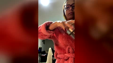 Snapshot of milf__pretty chatting on April 2026 10:10:02 AM Melissa online show from April 2026 10:10:02 AM
