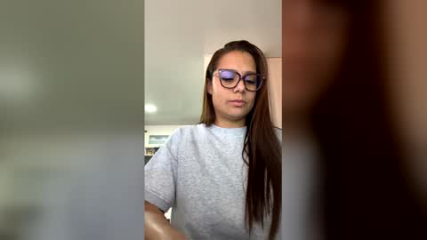 Snapshot of milf__pretty chatting on May 2026 09:52:02 PM Melissa online show from May 2026 09:52:02 PM