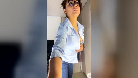 Snapshot of milf__pretty chatting on June 2026 01:13:01 PM Melissa online show from June 2026 01:13:01 PM