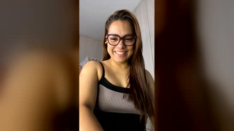 Snapshot of milf__pretty chatting on June 2026 12:48:01 PM Melissa online show from June 2026 12:48:01 PM