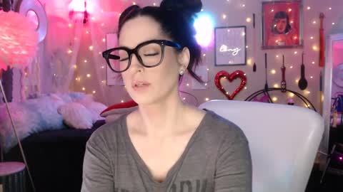 Snapshot of milf_lacey chatting on March 2025 03:05:01 PM Milf Lacey online show from March 2025 03:05:01 PM