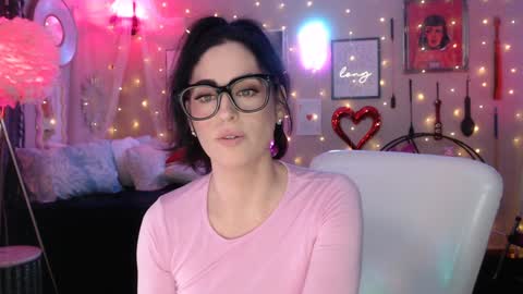 Snapshot of milf_lacey chatting on March 2025 01:48:02 AM Milf Lacey online show from March 2025 01:48:02 AM