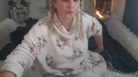 Snapshot of milf_lexxa chatting on February 2026 12:48:02 PM Sarrahkenda online show from February 2026 12:48:02 PM