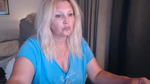 Snapshot of milf_lexxa chatting on June 2026 10:23:02 PM Sarrahkenda online show from June 2026 10:23:02 PM