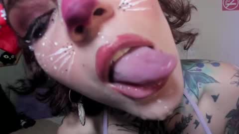 Isabella online show from December 2024 12:45:02 PM