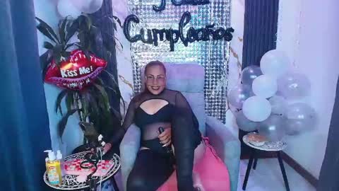 Snapshot of milf_sikiu chatting on April 2026 10:45:01 PM milf sikiu online show from April 2026 10:45:01 PM