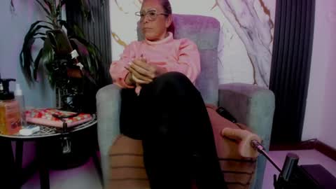 Snapshot of milf_sikiu chatting on July 2026 11:22:01 PM milf sikiu online show from July 2026 11:22:01 PM