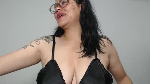 Snapshot of milfcamila367608 chatting on September 2025 06:28:02 AM camila online show from September 2025 06:28:02 AM