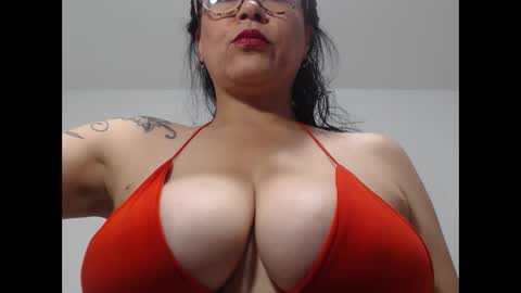 Snapshot of milfcamila367608 chatting on September 2025 07:40:02 PM camila online show from September 2025 07:40:02 PM