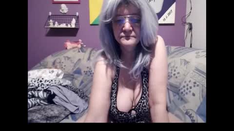 Snapshot of milfchantal chatting on February 2025 05:45:01 AM Milfchantal online show from February 2025 05:45:01 AM