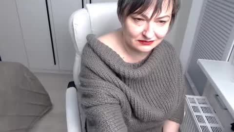 Snapshot of milfscarlette chatting on February 2025 10:25:02 AM MilfScarlette online show from February 2025 10:25:02 AM