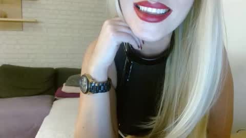Milfysworld online show from December 2024 03:03:02 PM