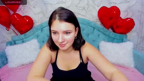 milinafox online show from February 2025 07:54:02 AM