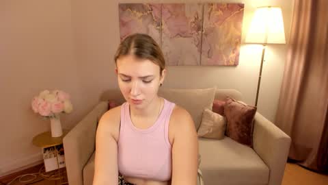 milinafox online show from October 2025 04:54:01 AM