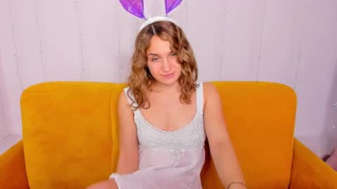 milkablond online show from January 2025 06:19:02 AM