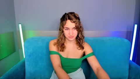 milkablond online show from January 2025 01:02:01 AM