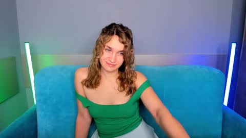 milkablond online show from January 2025 04:04:02 AM