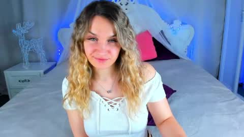 milkablond online show from March 2026 05:44:01 AM