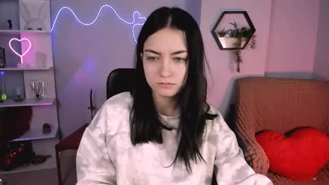 Mila online show from February 2026 07:03:02 AM