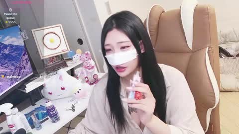Snapshot of milksola chatting on May 2026 11:28:01 AM milksola online show from May 2026 11:28:01 AM