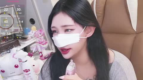 Snapshot of milksola chatting on May 2026 12:45:02 PM milksola online show from May 2026 12:45:02 PM