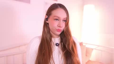 milky_0 online show from October 2025 11:05:02 PM