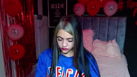 Snapshot of millacounisslosexanal chatting on February 2025 07:10:02 PM Violeta online show from February 2025 07:10:02 PM