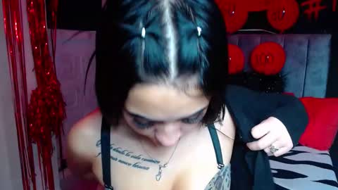 Snapshot of millacounisslosexanal chatting on March 2025 09:32:02 PM Violeta online show from March 2025 09:32:02 PM