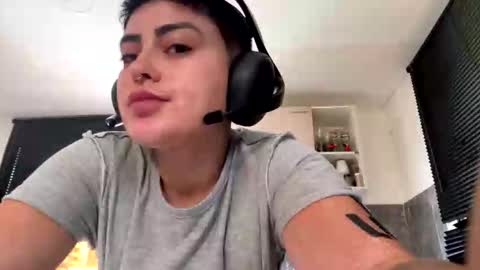 Snapshot of milley_rose chatting on October 2025 01:45:02 PM Im girl my name is Johana online show from October 2025 01:45:02 PM