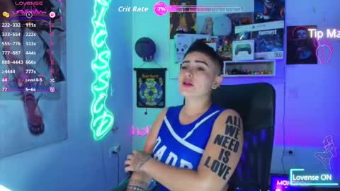 Snapshot of milley_rose chatting on November 2025 08:20:01 PM Im girl my name is Johana online show from November 2025 08:20:01 PM