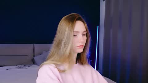 Snapshot of millianni chatting on December 2025 07:13:02 AM Mila online show from December 2025 07:13:02 AM