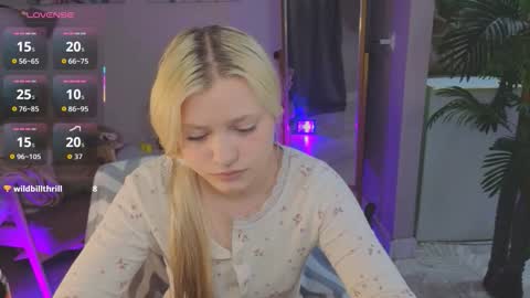 Snapshot of millie_vanillie chatting on October 2025 09:03:02 PM Millie online show from October 2025 09:03:02 PM