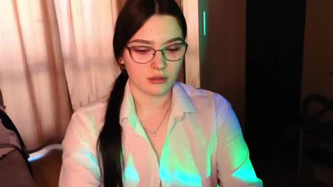 Snapshot of milliedoll chatting on April 2026 10:36:01 AM Millie online show from April 2026 10:36:01 AM