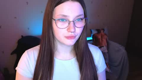 Snapshot of milliedoll chatting on May 2026 06:19:02 AM Millie online show from May 2026 06:19:02 AM