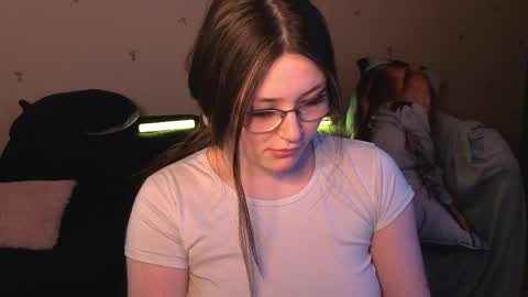 Snapshot of milliedoll chatting on May 2026 10:08:02 AM Millie online show from May 2026 10:08:02 AM