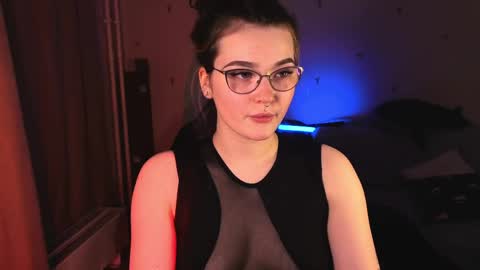 Snapshot of milliedoll chatting on May 2026 04:26:01 PM Millie online show from May 2026 04:26:01 PM