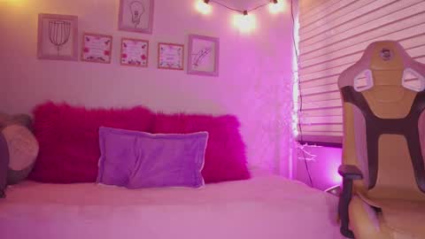 MILLY online show from February 2026 06:50:01 PM