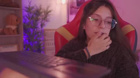Snapshot of milly_kenner chatting on July 2026 11:20:01 PM MILLY online show from July 2026 11:20:01 PM