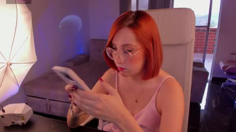 Monkey D Maddie online show from April 2026 10:00:02 PM