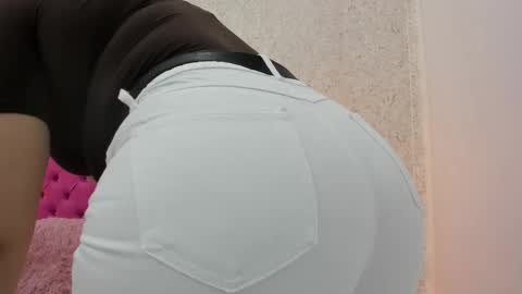 Milu Gomez online show from February 2026 11:31:02 AM