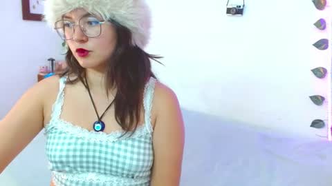 Snapshot of mily_baker chatting on June 2026 06:50:01 PM mily_baker online show from June 2026 06:50:01 PM